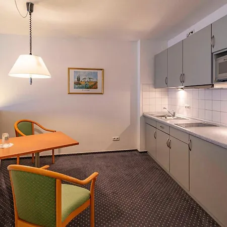 Hotel Rostock West Im Kritzmow Park 2*
